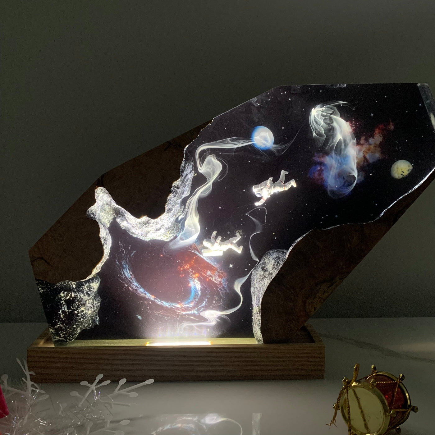 Astronauts Discovering Universe handmade night light, Home Decor Gift for Kid Desk Table Lamp