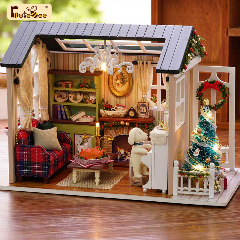 Puzziv 1: 24 DIY Dollhouse Kit (Holiday Time)