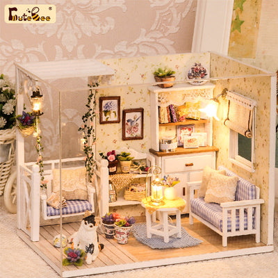 Puzziv 1:24 DIY Dollhouse Kit (Kitten Diary)