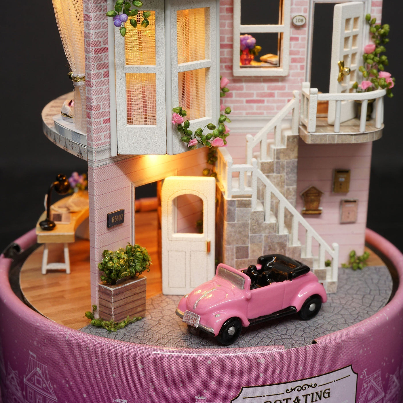 Puzziv 1: 24 DIY Dollhouse Kit (Meet at Corner)