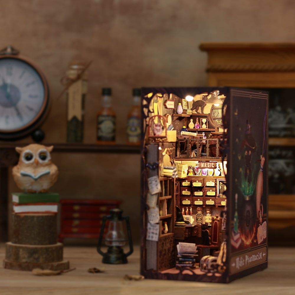 Puzziv DIY Booknook Kit (Magic Pharmacist)