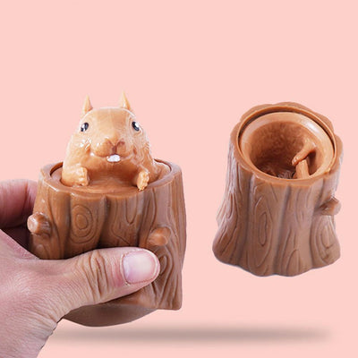 SQUEEZING SQUIRREL CUP TOY